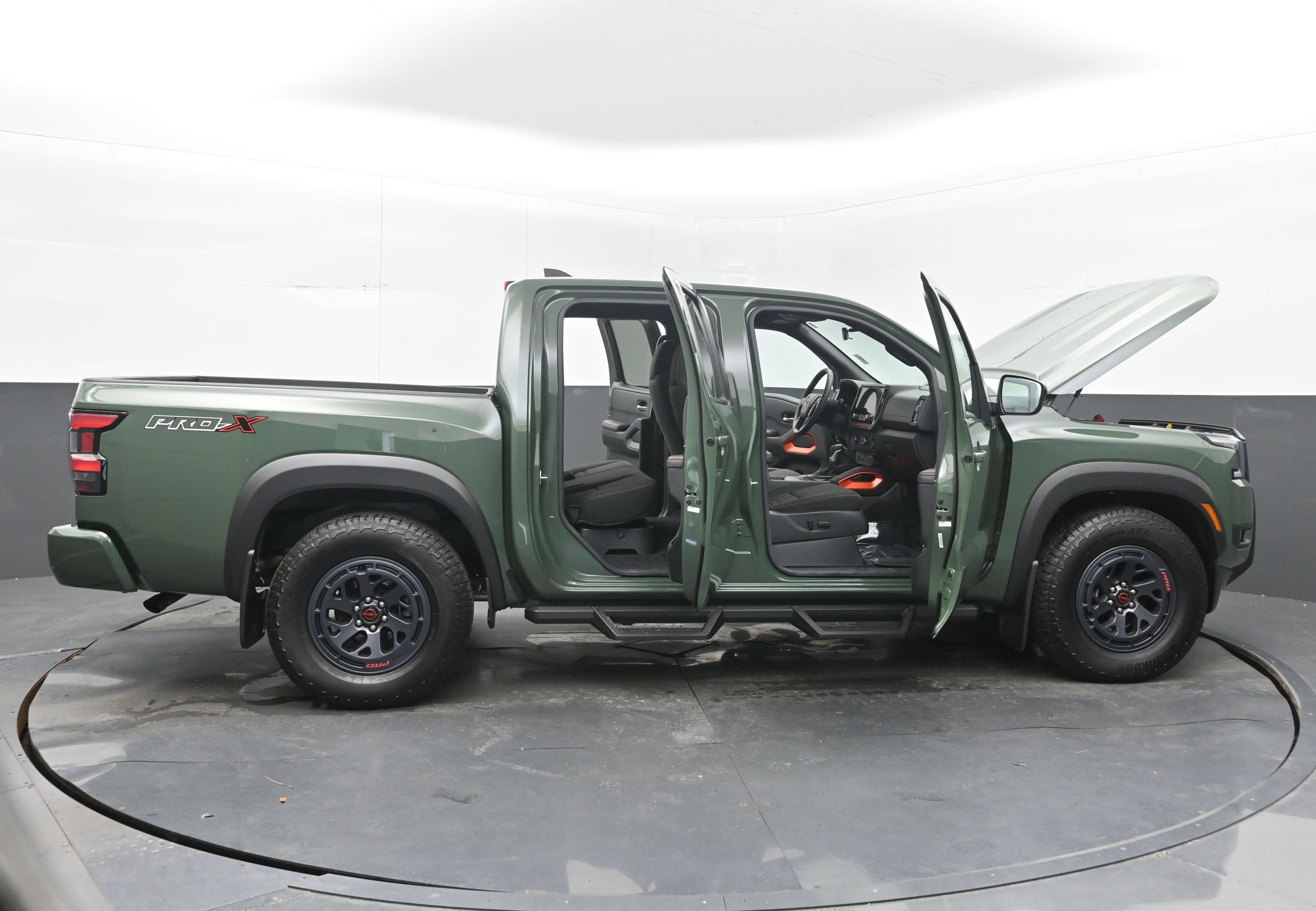 Used 2025 Nissan Frontier Pro-X RWD image 42
