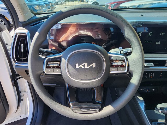 Used 2025 Kia Sorento LX image 26