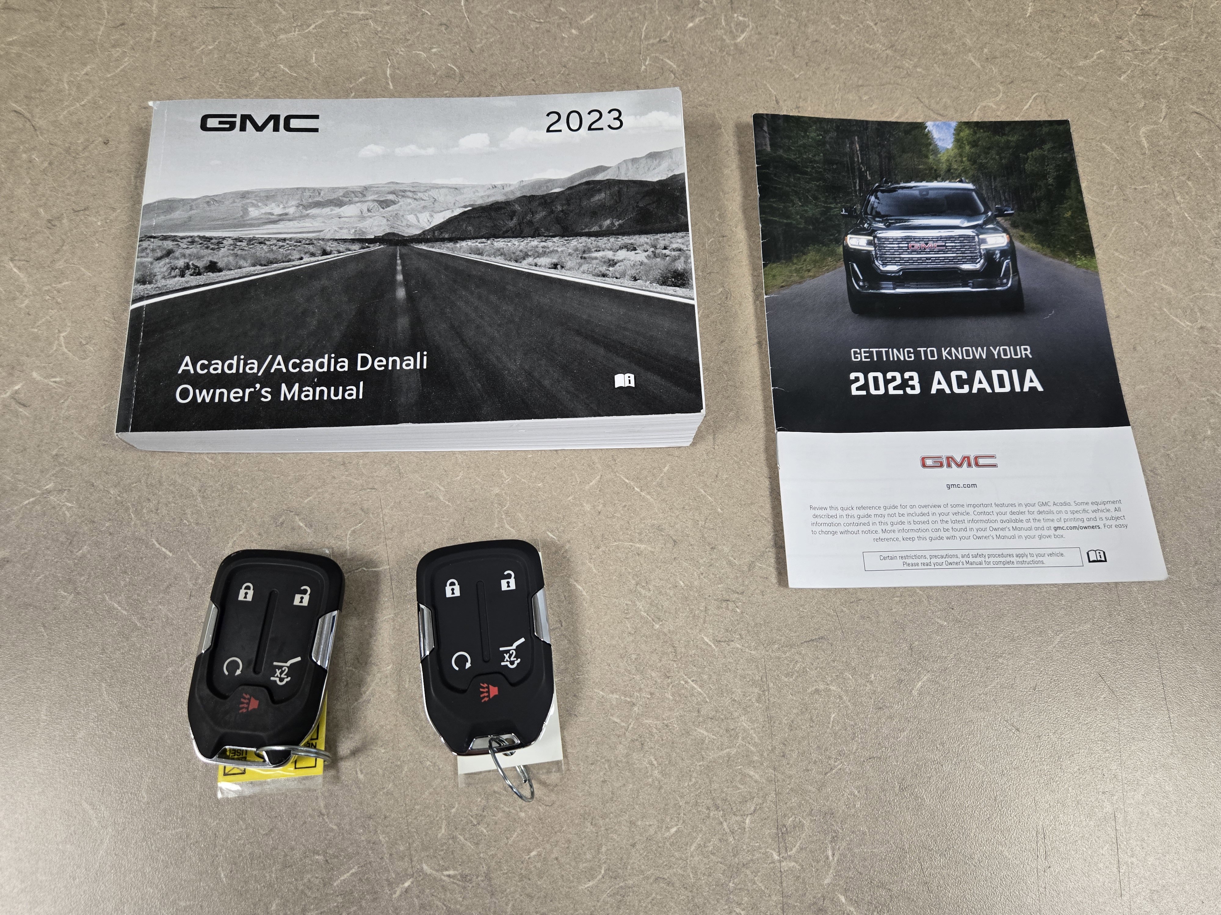 Certified 2023 GMC Acadia SLT w/ Technology Package image 17