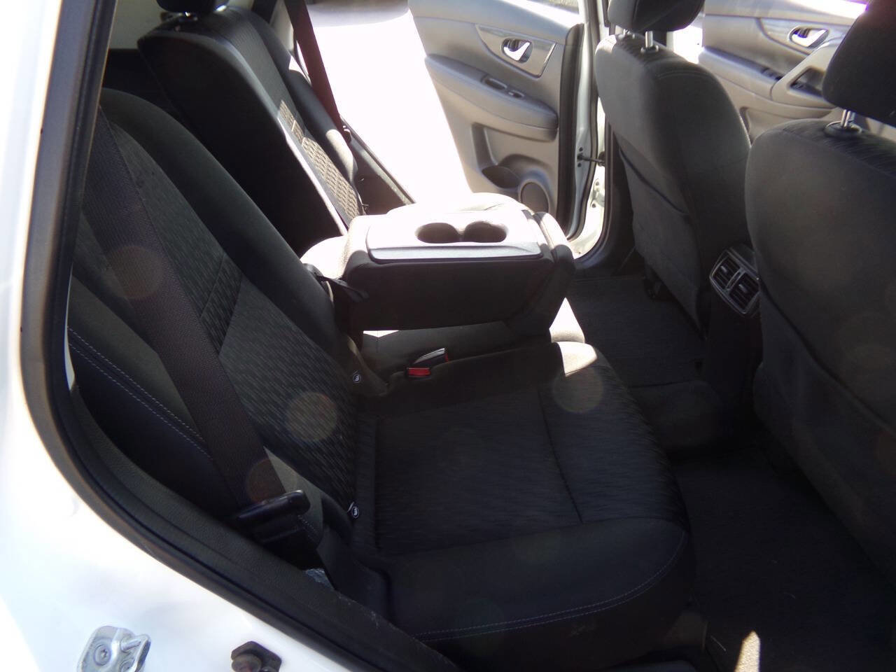 Used 2017 Nissan Rogue S image 20