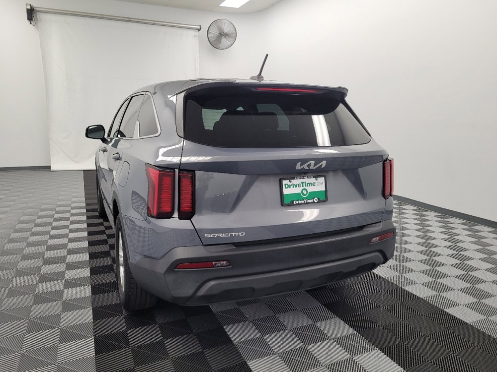 Used 2023 Kia Sorento LX FWD image 6