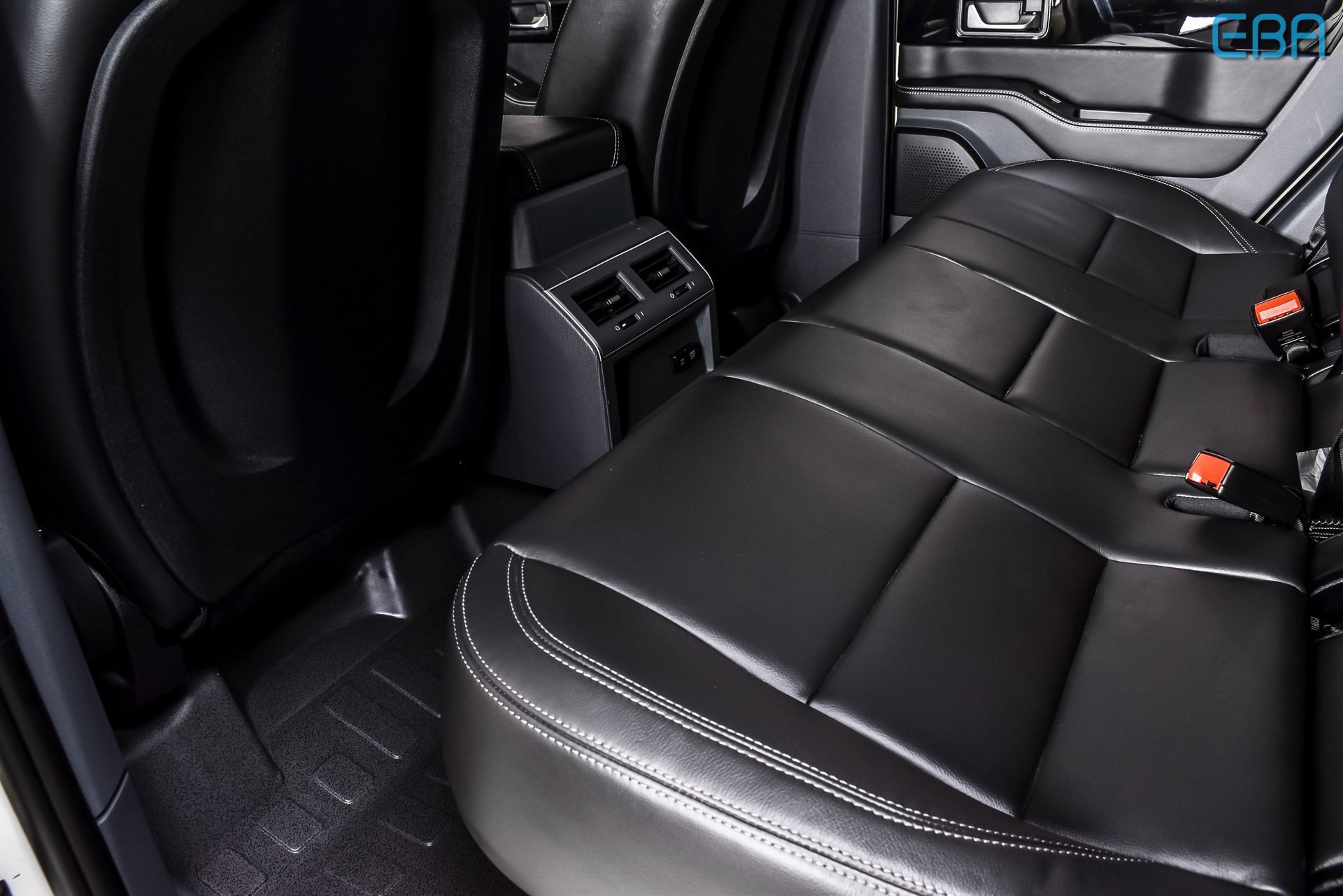 Used 2024 INEOS Grenadier Fieldmaster Edition image 17