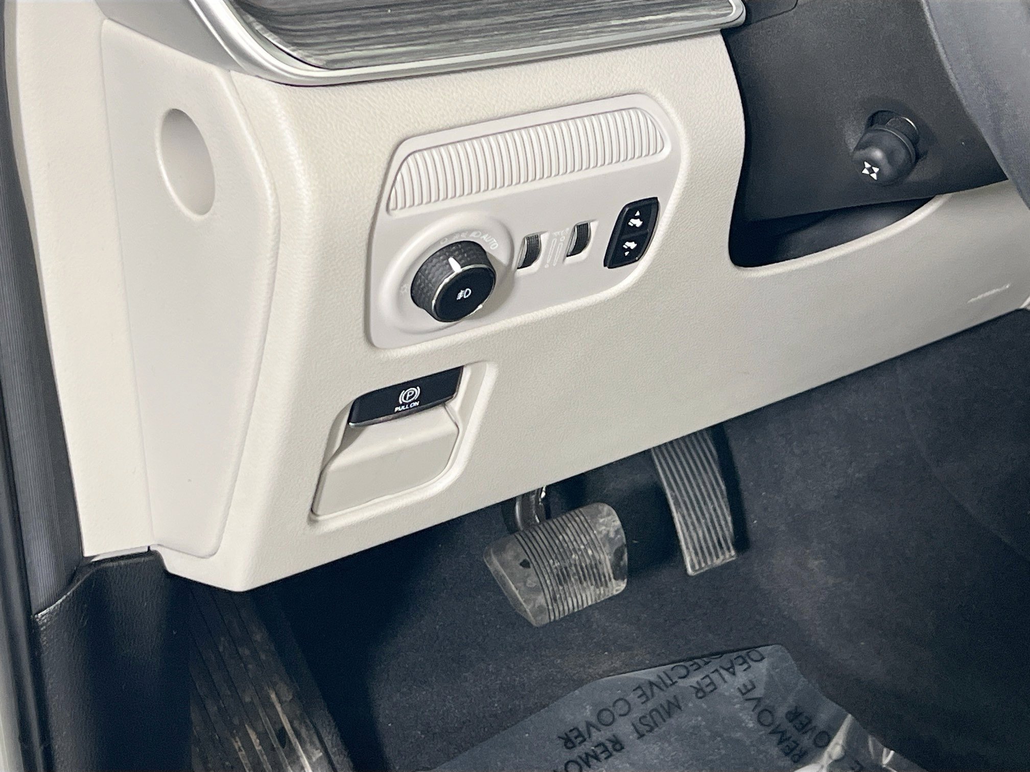 Used 2022 Jeep Wagoneer Series III w/ Flexible Seating Group image 10