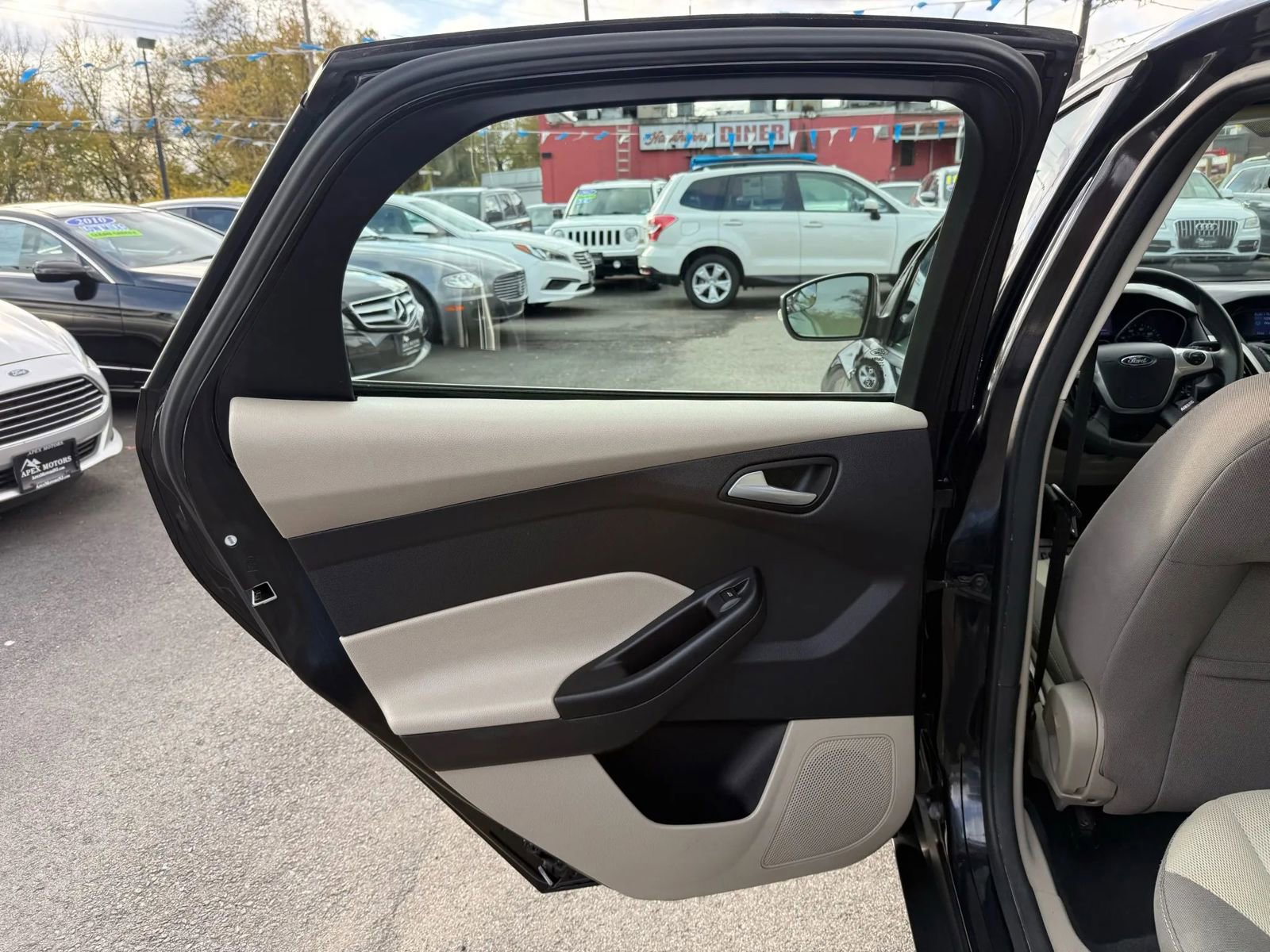 Used 2013 Ford Focus SE image 35