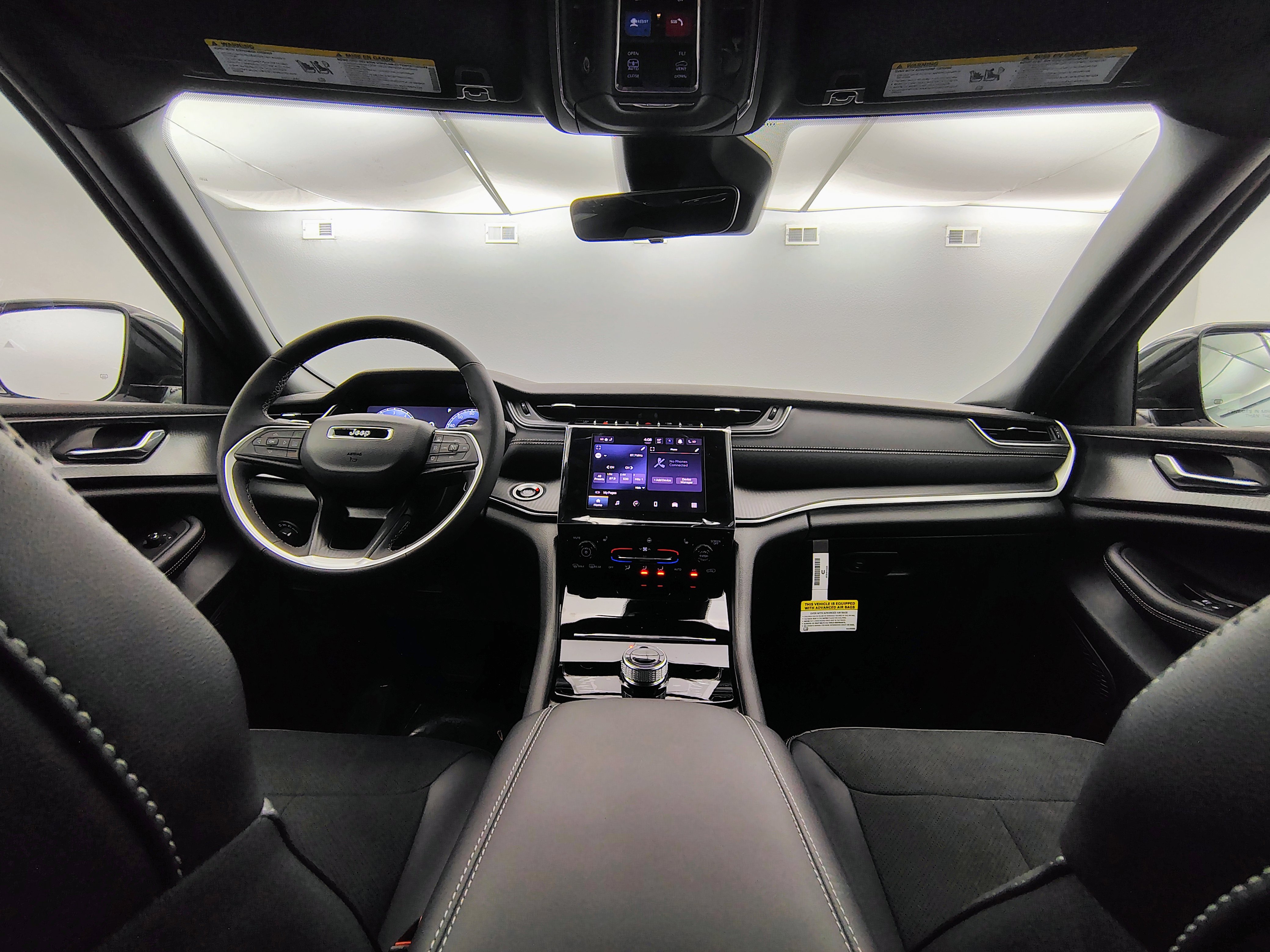 New 2025 Jeep Grand Cherokee Altitude image 25