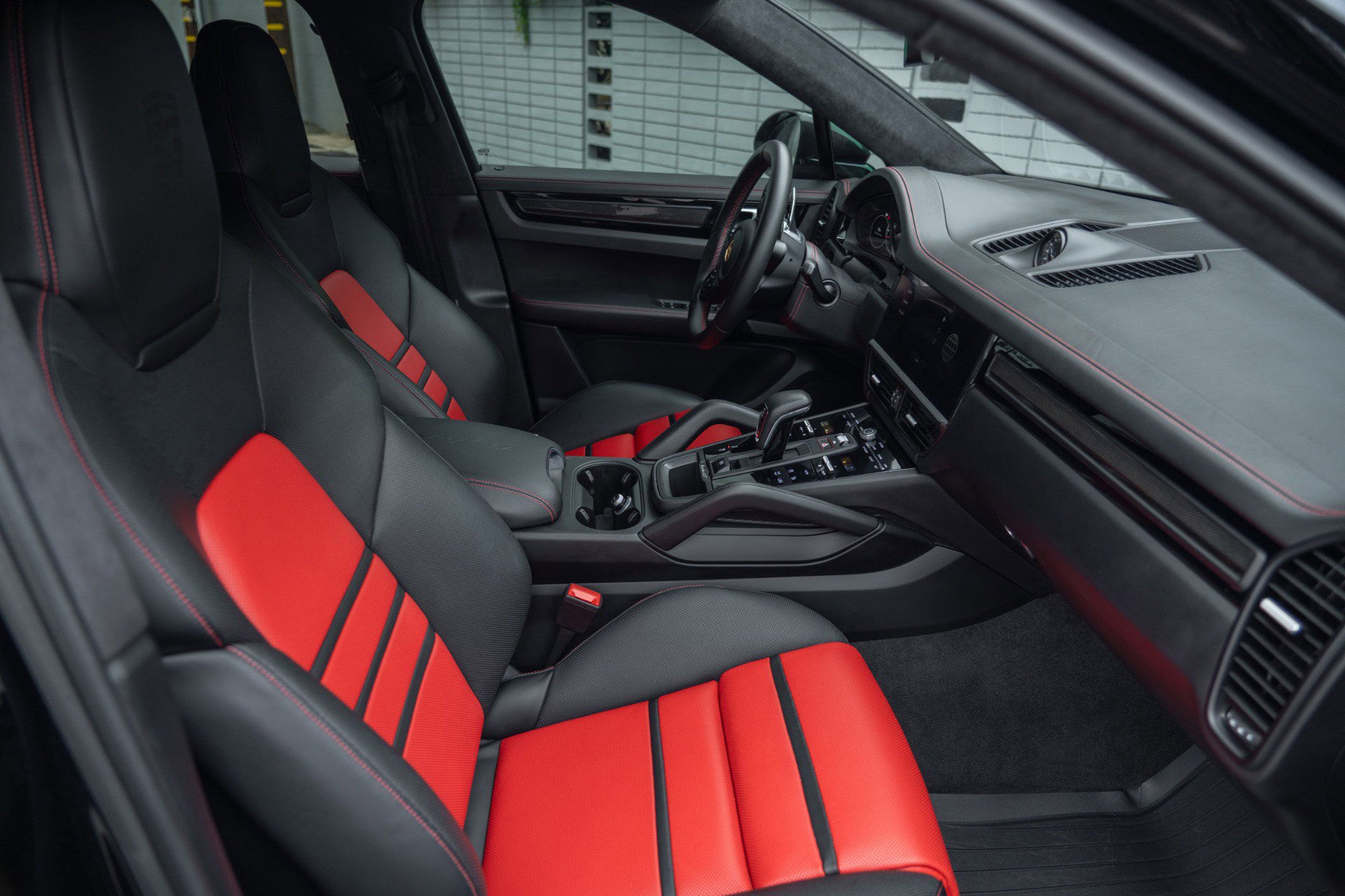 Used 2023 Porsche Cayenne Turbo GT image 44