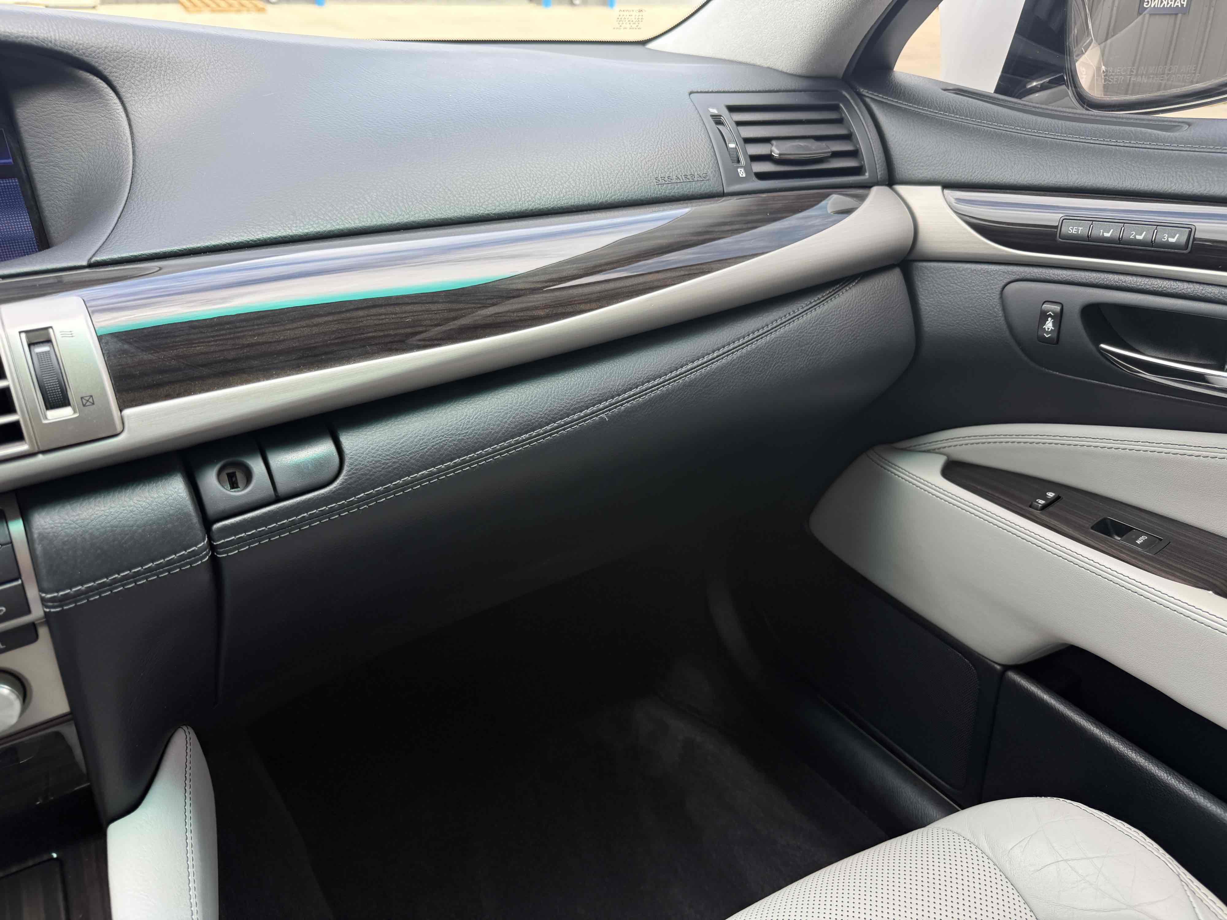 Used 2013 Lexus LS 460 L w/ All-Weather Pkg image 28