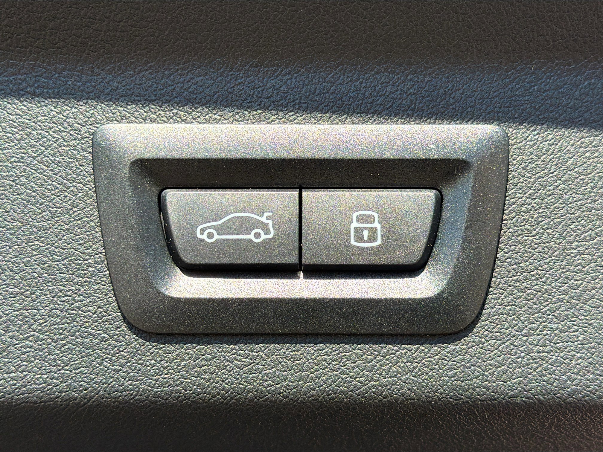 Used 2025 BMW X2 xDrive28i image 11