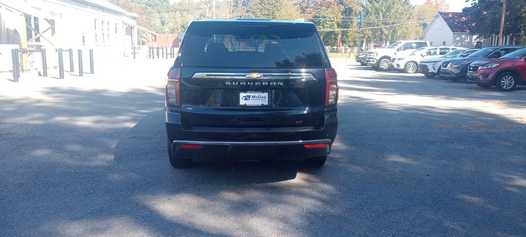 Used 2022 Chevrolet Suburban LT image 6