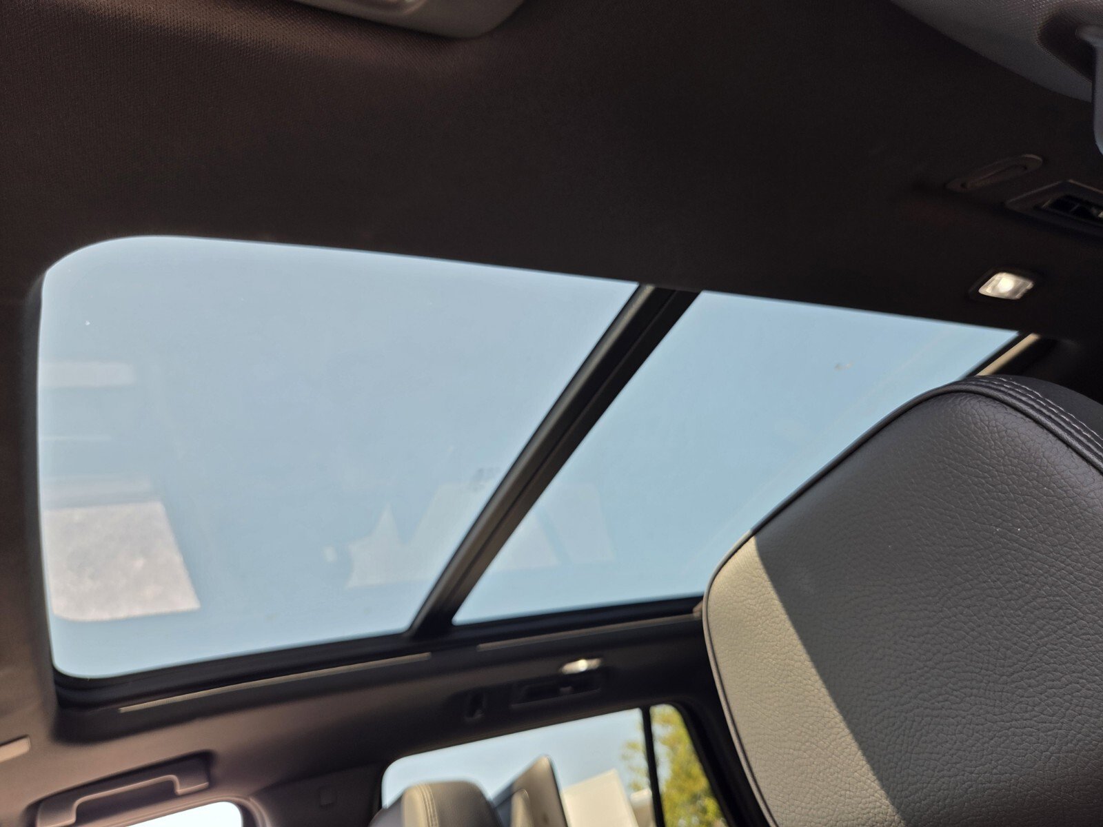 Used 2024 GMC Yukon Denali w/ Denali Reserve Package image 20