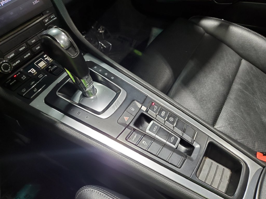 Used 2019 Porsche 718 Boxster RWD image 26