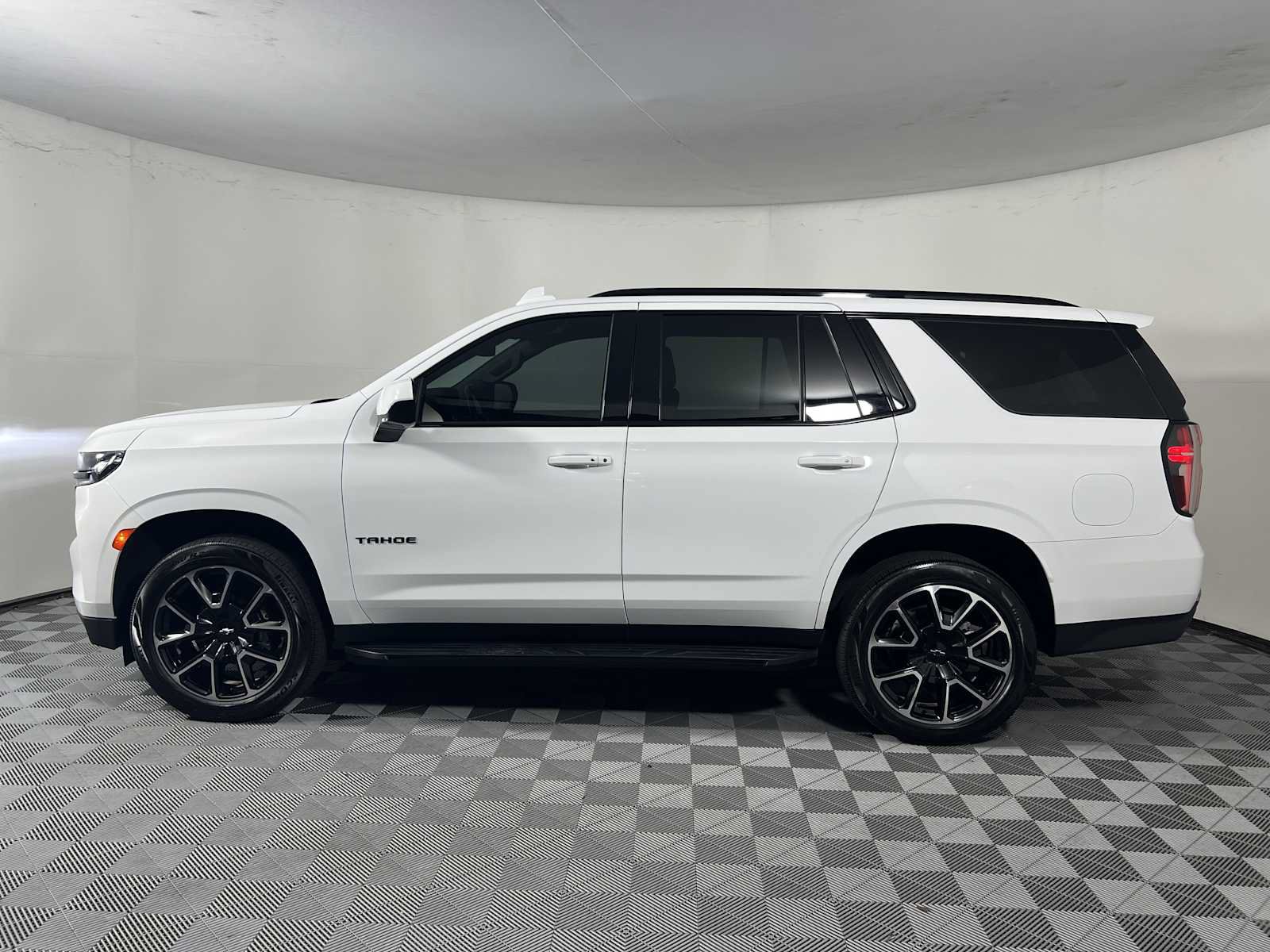 Used 2022 Chevrolet Tahoe RST RWD image 7