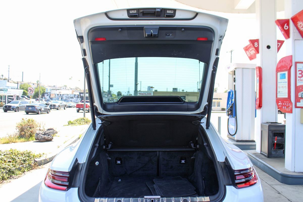 Used 2018 Porsche Panamera 4S image 21