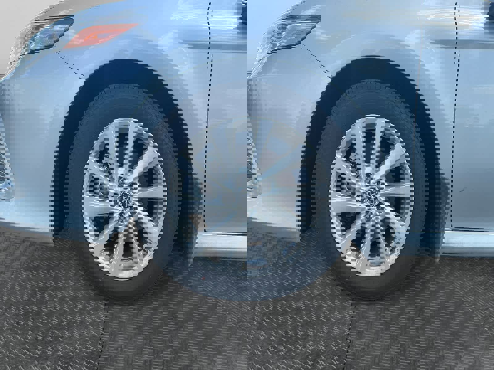 Used 2023 Toyota Camry LE AWD/4WD image 13