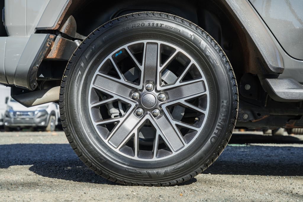 Used 2022 Jeep Wrangler Unlimited Sahara image 16