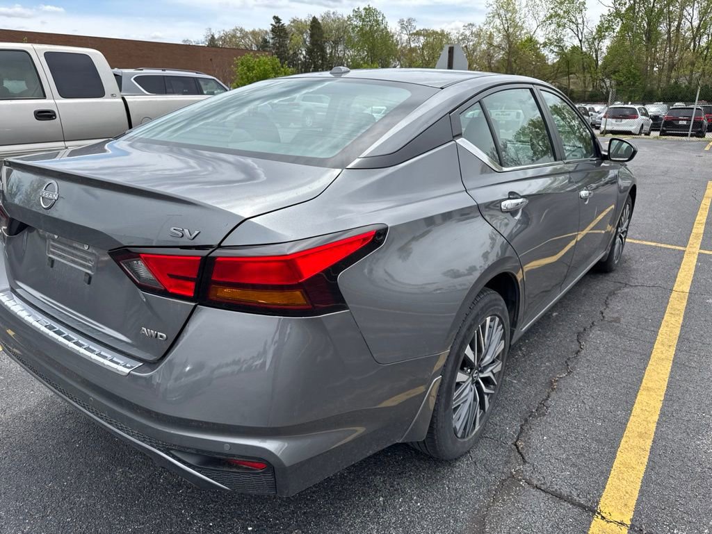 Certified 2023 Nissan Altima 2.5 SV w/ SV Premium Package AWD/4WD image 5