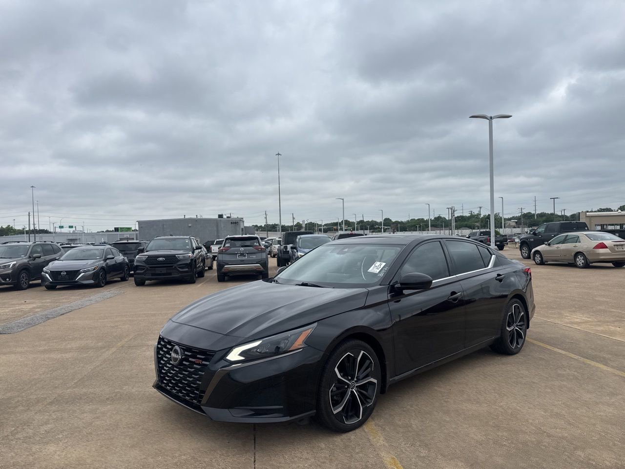 Certified 2023 Nissan Altima 2.5 SR w/ SR Premium Package FWD image 7
