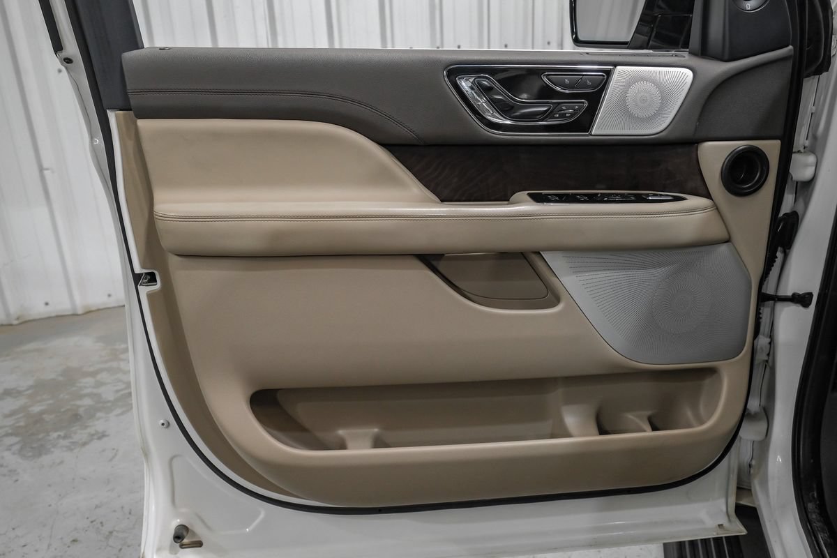 Used 2022 Lincoln Navigator L Reserve AWD/4WD image 44