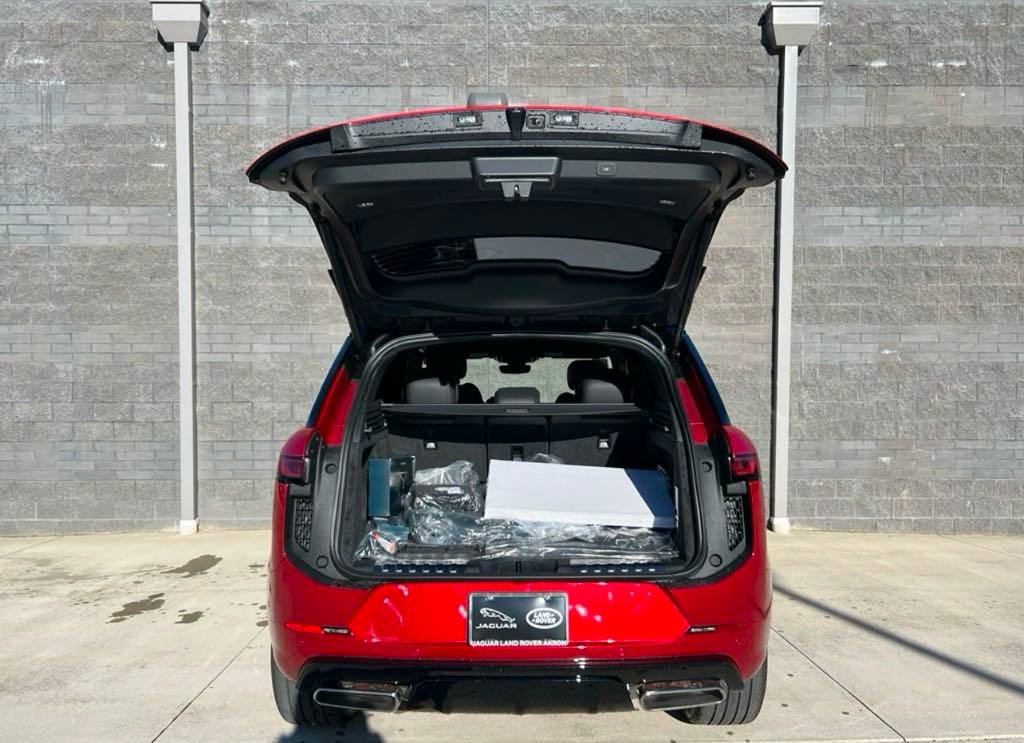 New 2025 Land Rover Range Rover Sport Dynamic SE image 9