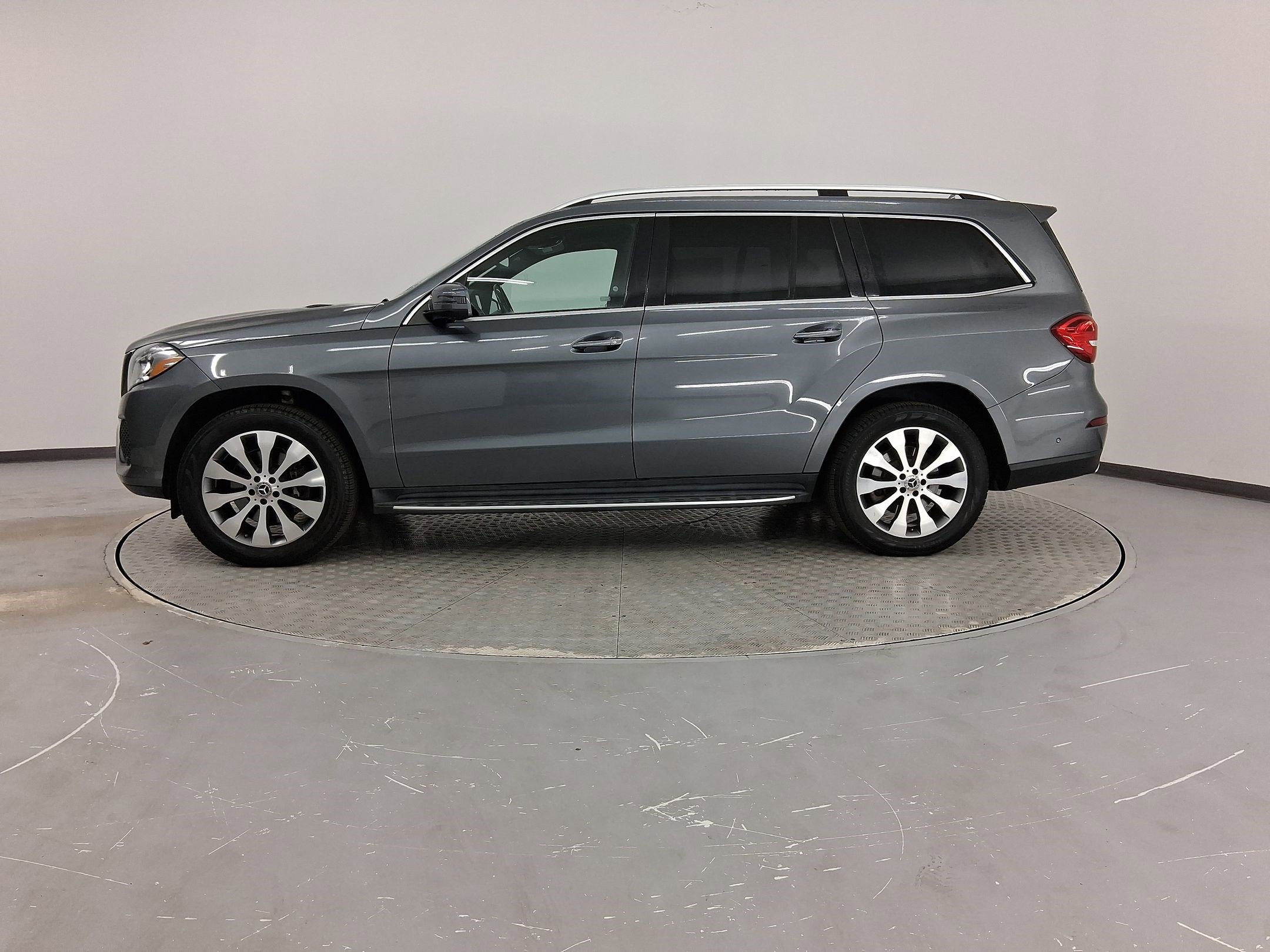 Used 2018 Mercedes-Benz GLS 450 4MATIC image 2