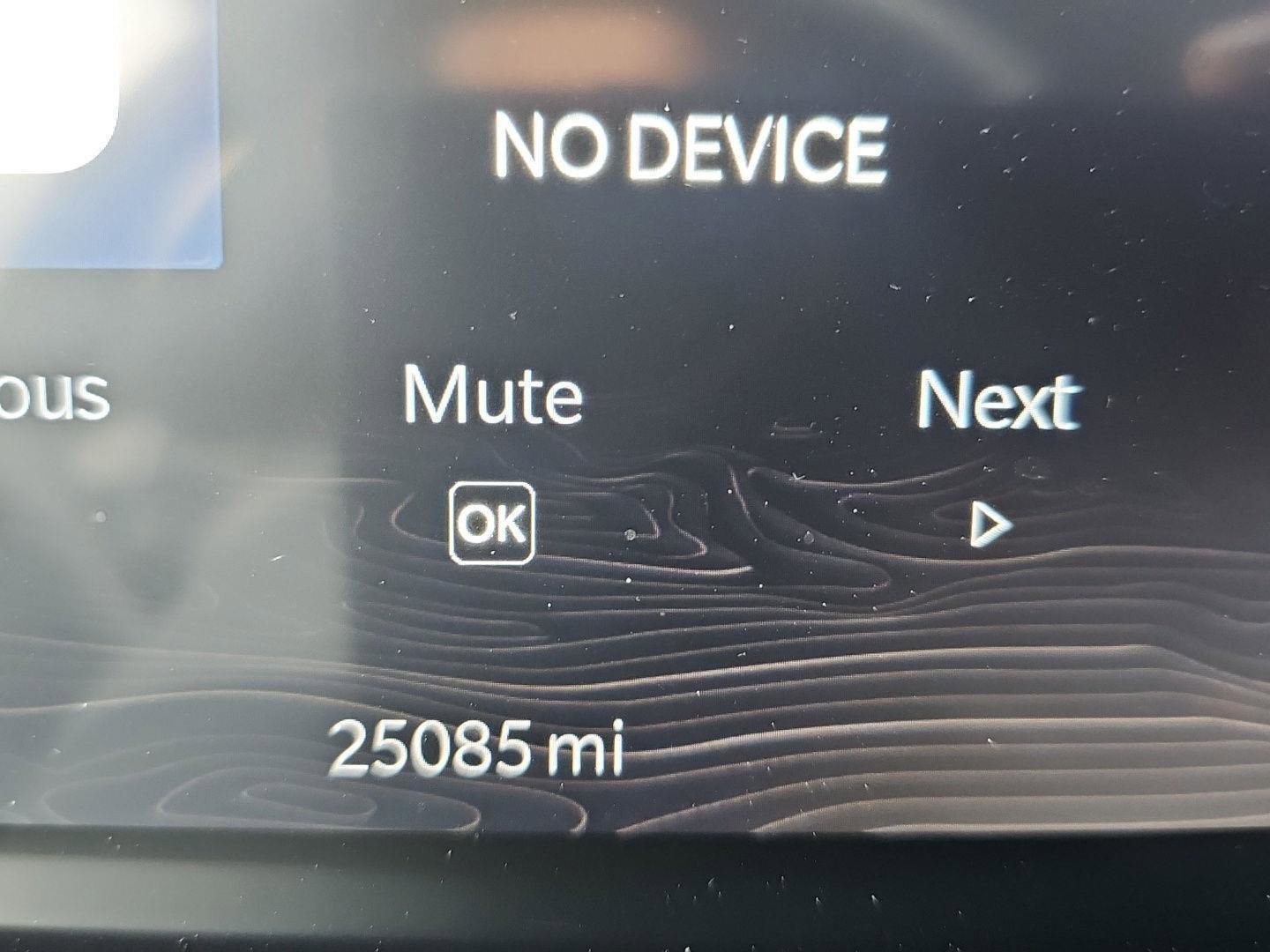 Used 2023 Jeep Grand Cherokee Limited w/ Black Appearance Package AWD/4WD image 8