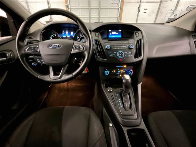 Used 2015 Ford Focus SE w/ SE Sport Package FWD image 15