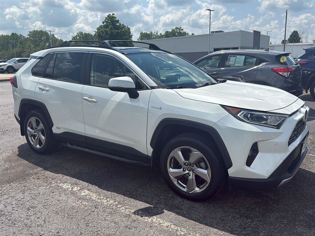 Used 2019 Toyota RAV4 Limited AWD/4WD image 3