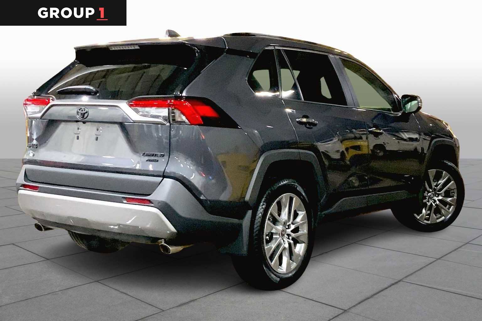 Used 2025 Toyota RAV4 Limited image 12