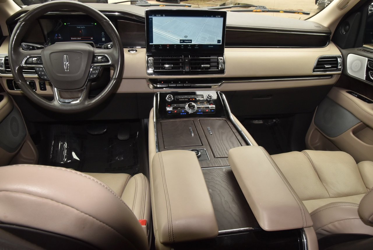 Used 2024 Lincoln Navigator Reserve AWD/4WD image 17