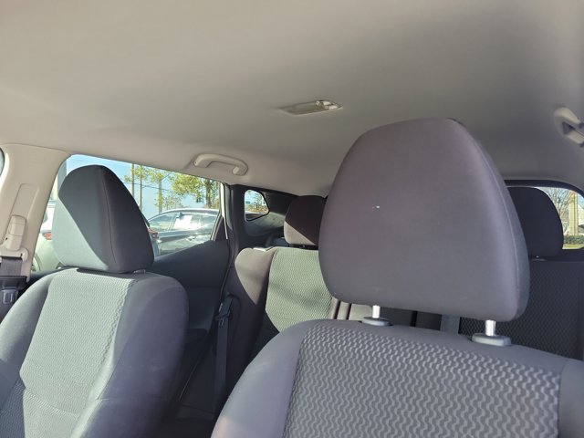 Used 2022 Nissan Rogue Sport S image 18