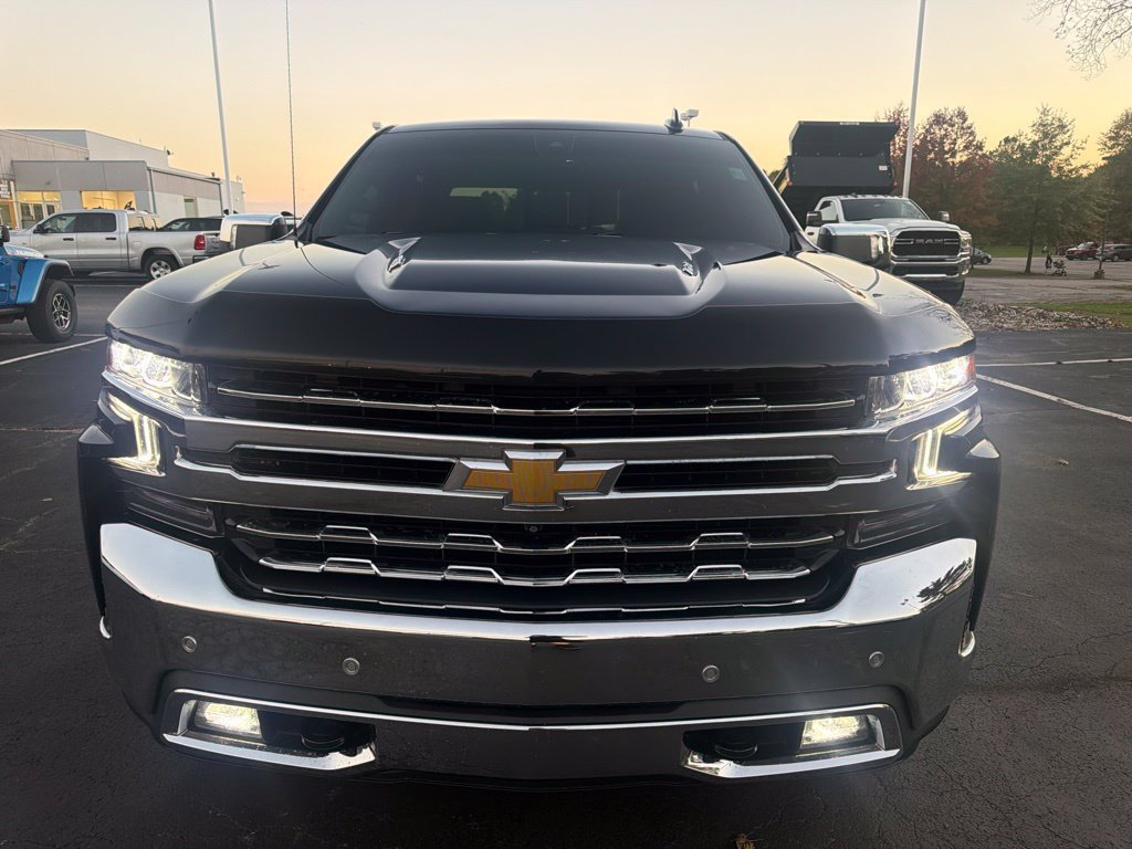 Used 2022 Chevrolet Silverado 1500 LTZ w/ LTZ Premium Package AWD/4WD image 2