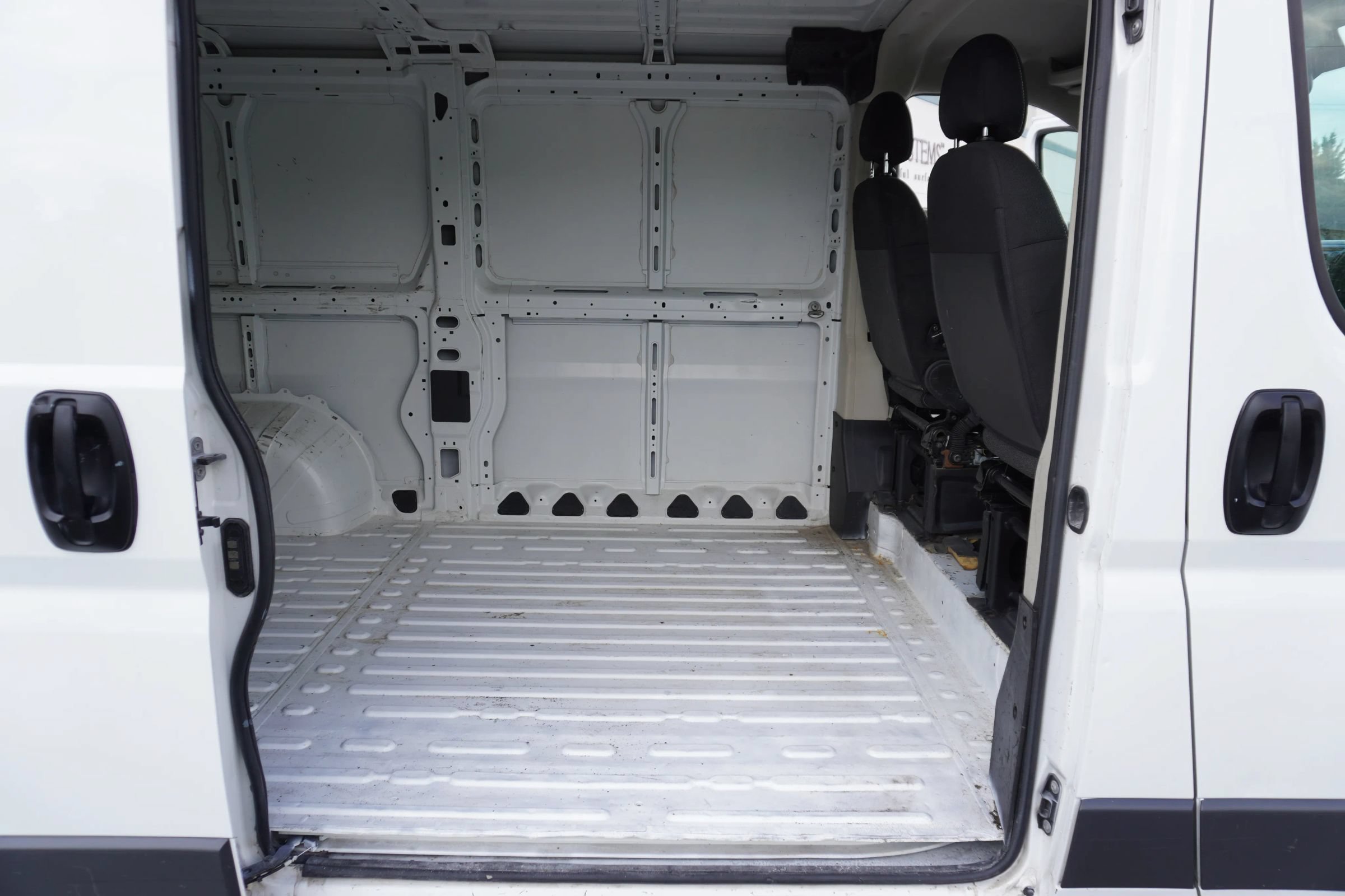 Used 2015 RAM ProMaster 1500 w/ Interior Convenience Group FWD image 12