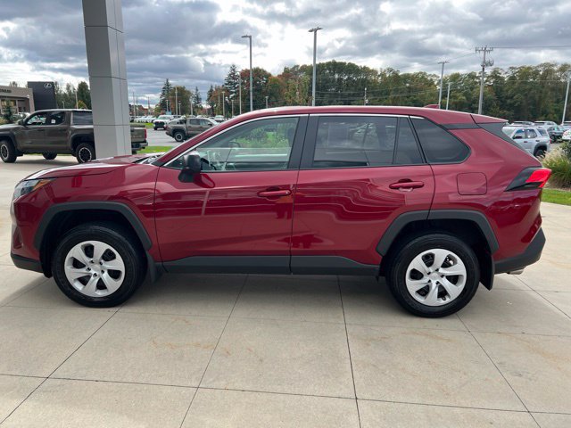 Used 2024 Toyota RAV4 LE AWD/4WD image 5