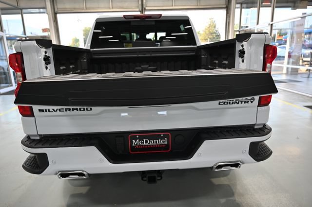 New 2026 Chevrolet Silverado 1500 High Country w/ High Country Premium Package AWD/4WD image 7