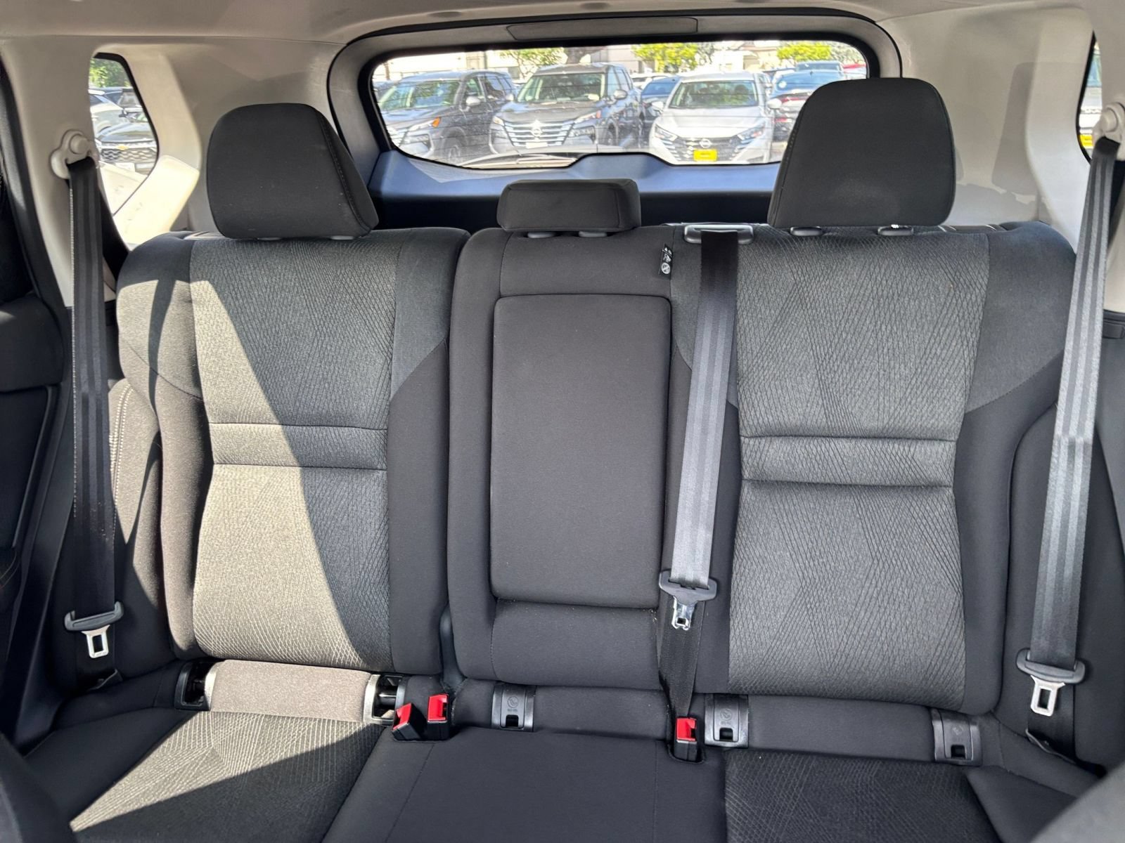 Used 2025 Nissan Rogue SV FWD image 39