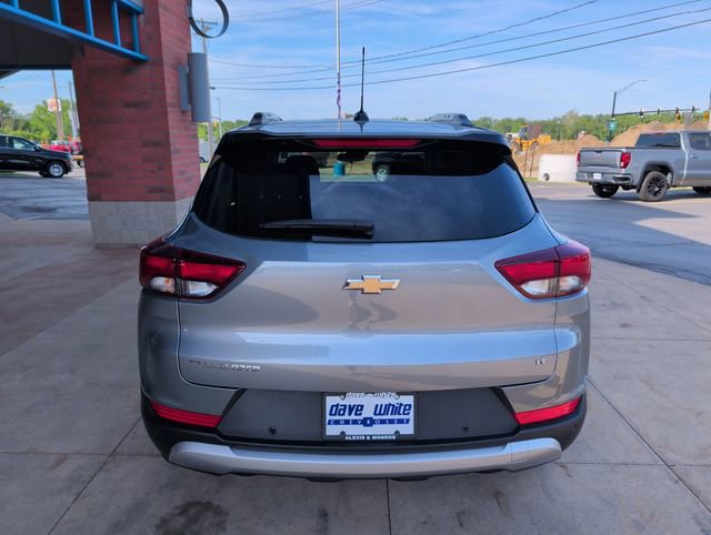 Used 2024 Chevrolet TrailBlazer LT w/ LT Cold Weather Package FWD image 7