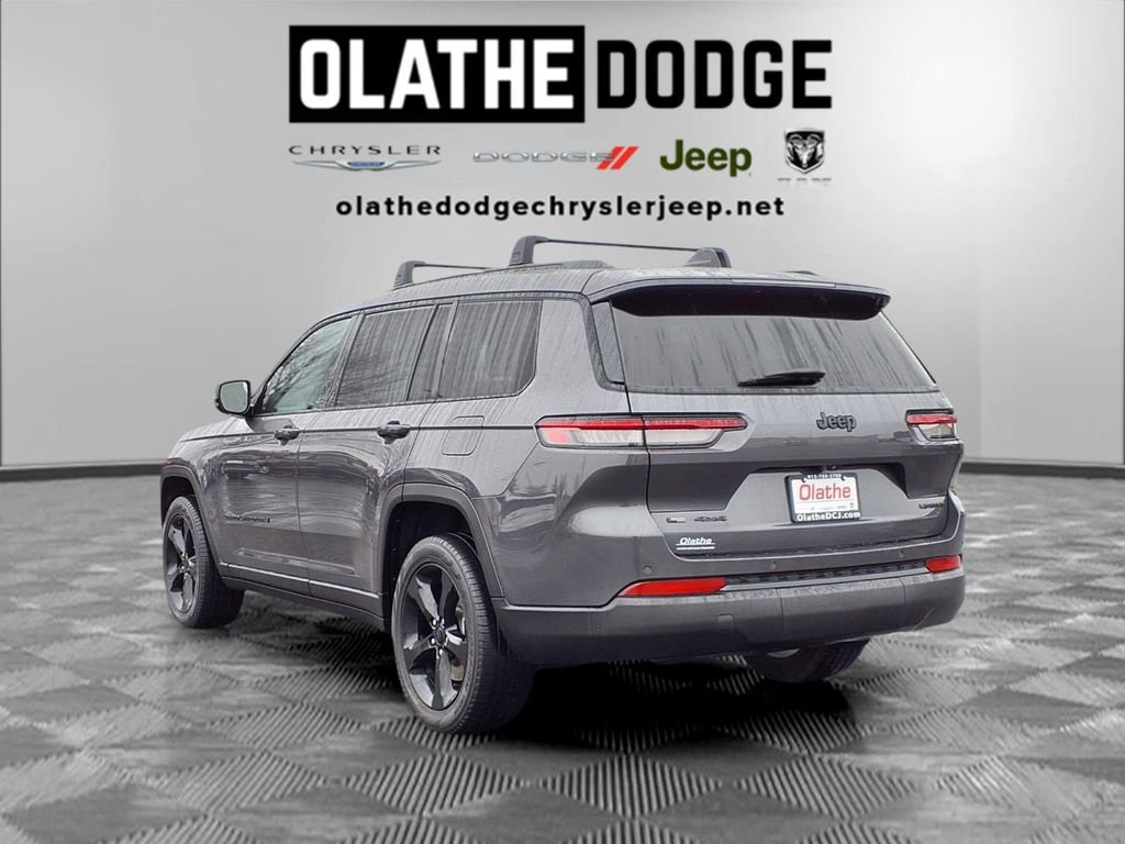Used 2023 Jeep Grand Cherokee L Limited w/ Black Appearance Package image 3