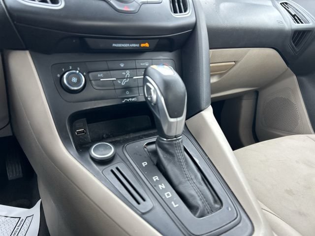 Used 2015 Ford Focus SE FWD image 32