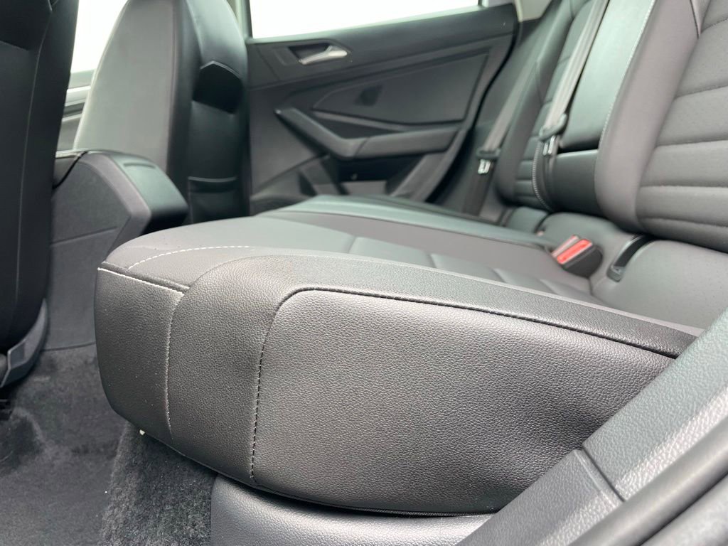 Used 2022 Volkswagen Jetta SE FWD image 38