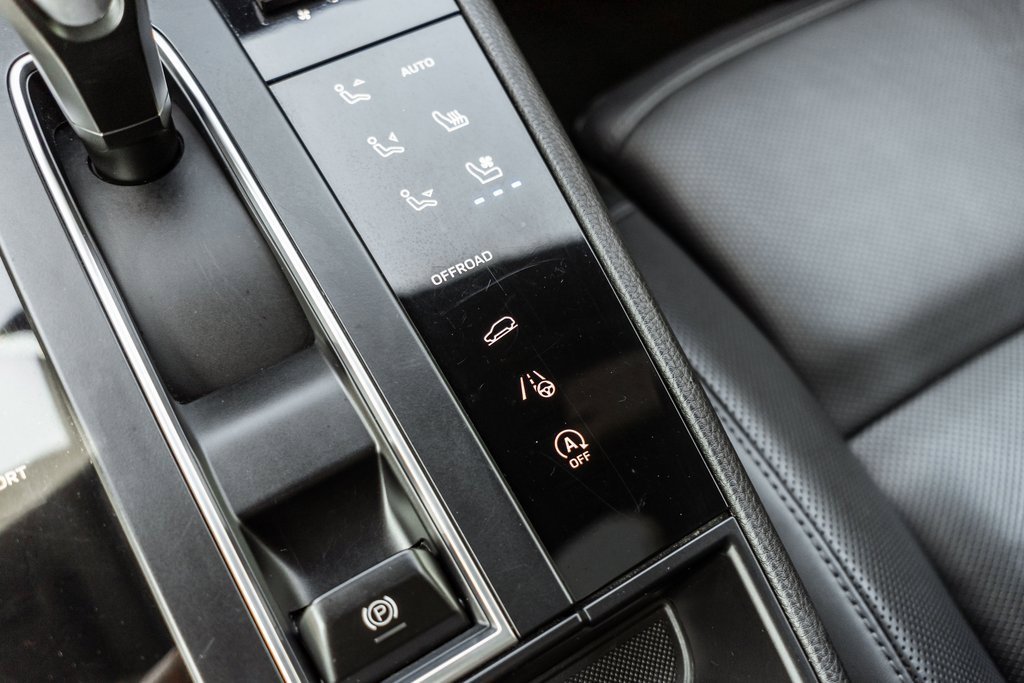 Used 2023 Porsche Macan image 23