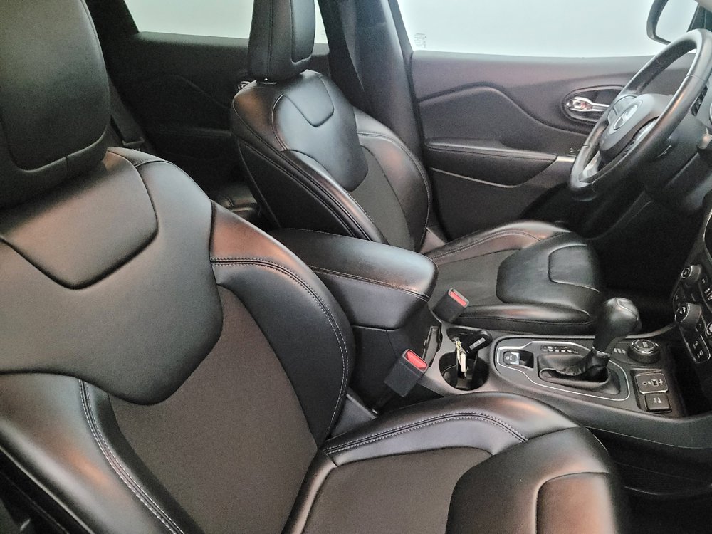 Used 2019 Jeep Cherokee Latitude Plus w/ Cold Weather Group image 21