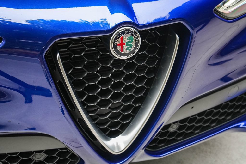 Used 2022 Alfa Romeo Stelvio Ti AWD/4WD image 9