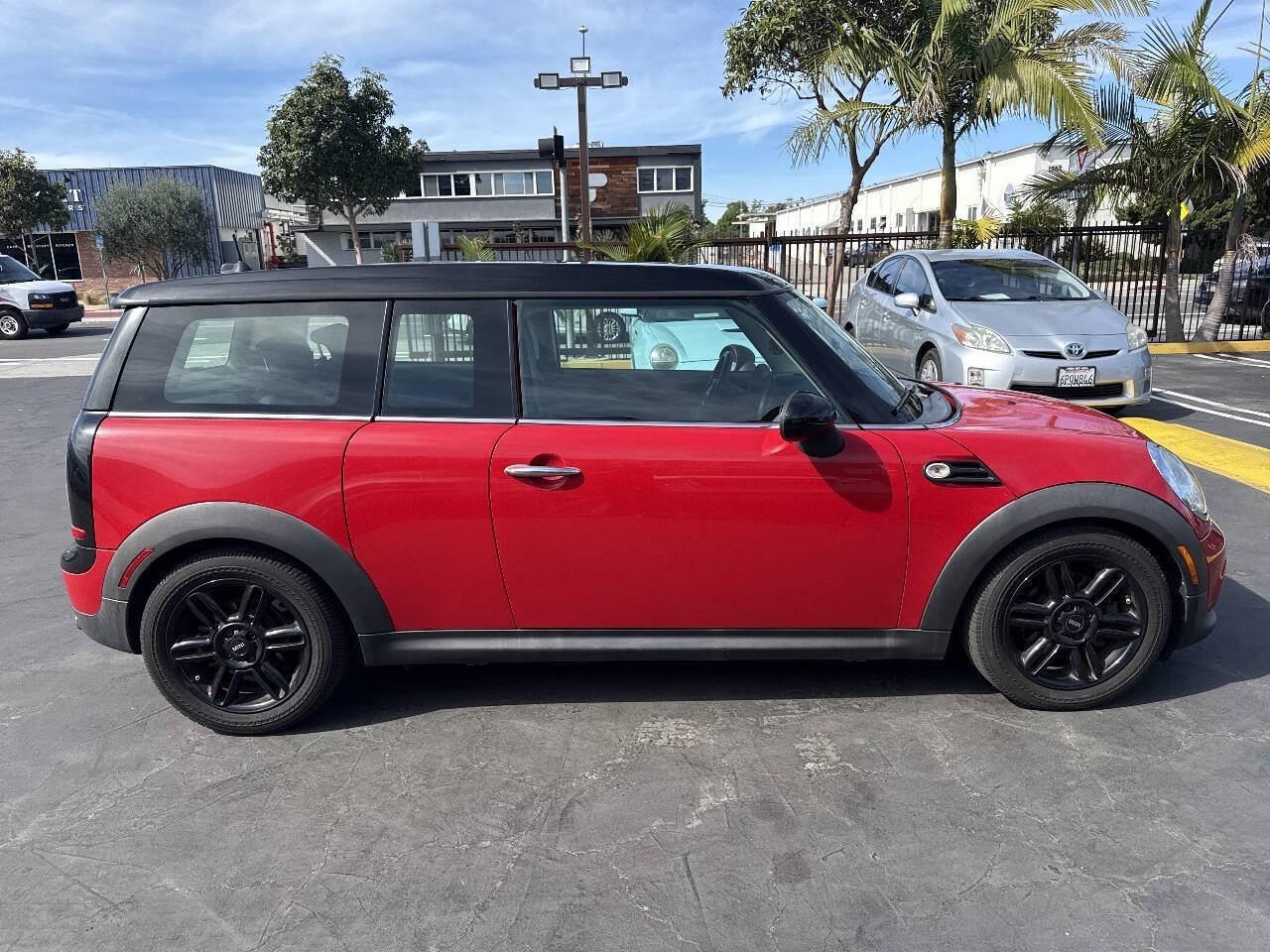 Used 2014 MINI Cooper Clubman FWD image 6