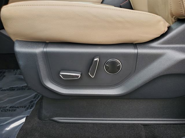 Used 2023 Ford Expedition Limited image 6