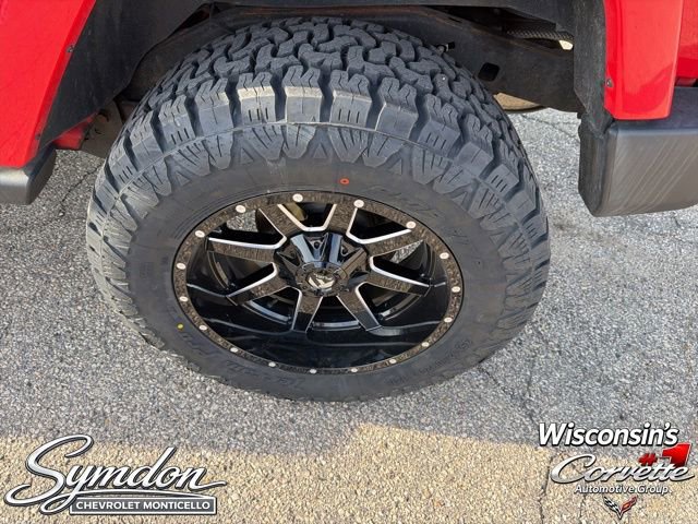Used 2017 Jeep Wrangler Unlimited Sahara w/ Dual Top Group AWD/4WD image 26
