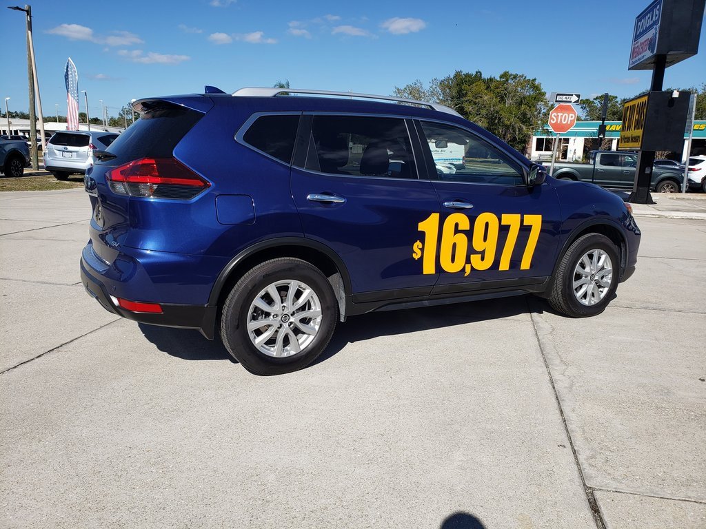 Used 2019 Nissan Rogue SV image 4