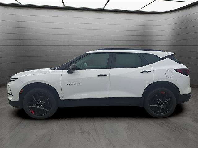 New 2025 Chevrolet Blazer LT w/ Redline Edition image 2