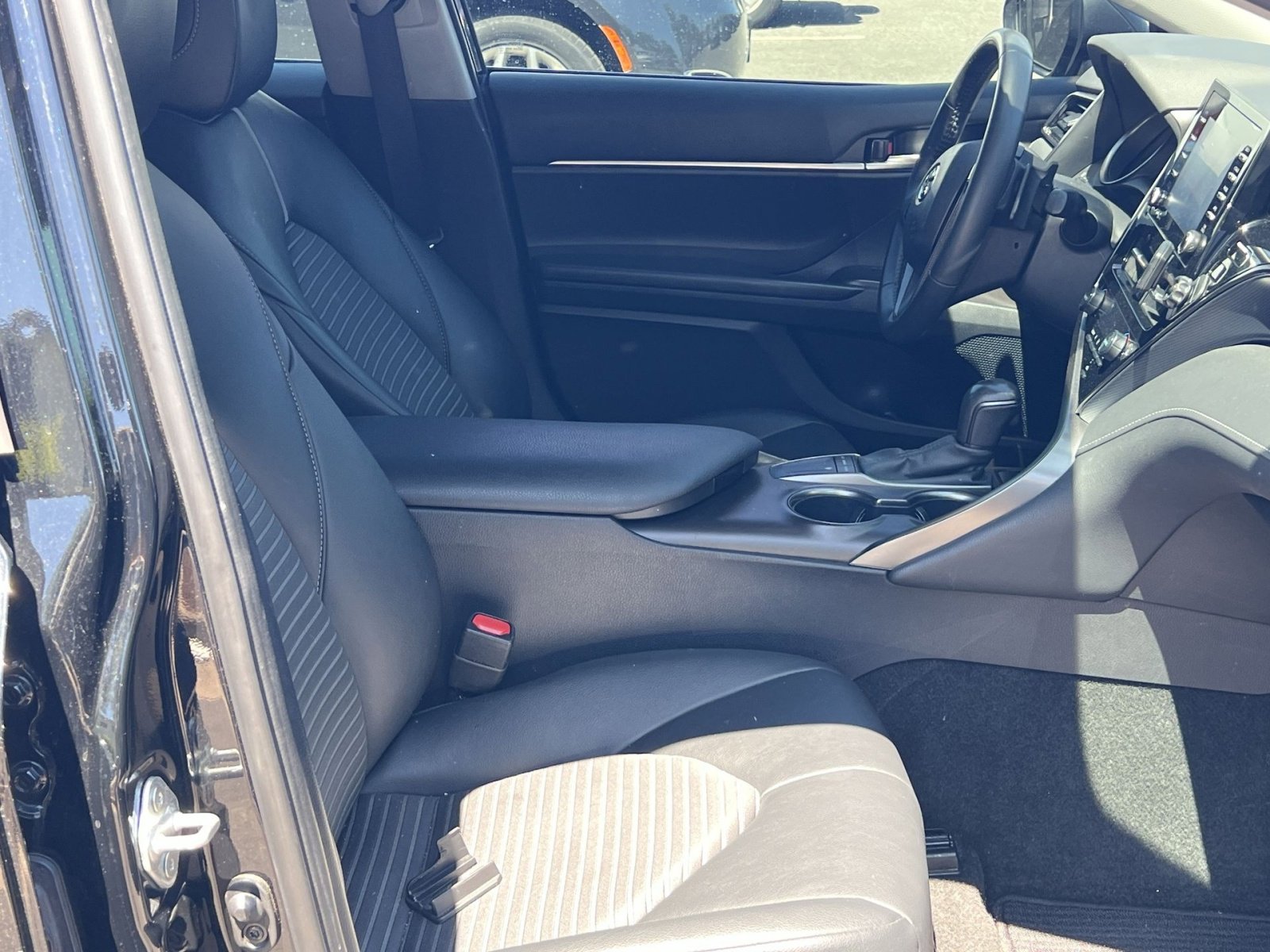 Used 2023 Toyota Camry SE w/ Convenience Package FWD image 25