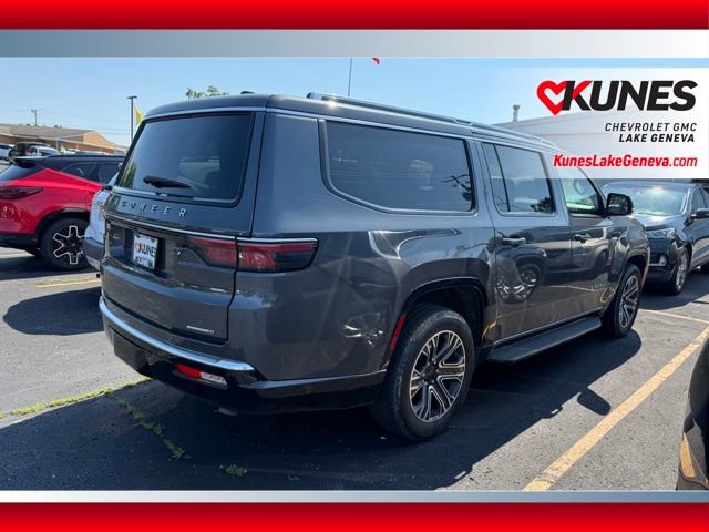 Used 2024 Jeep Wagoneer L Series II w/ Flexible Seating Group AWD/4WD image 4