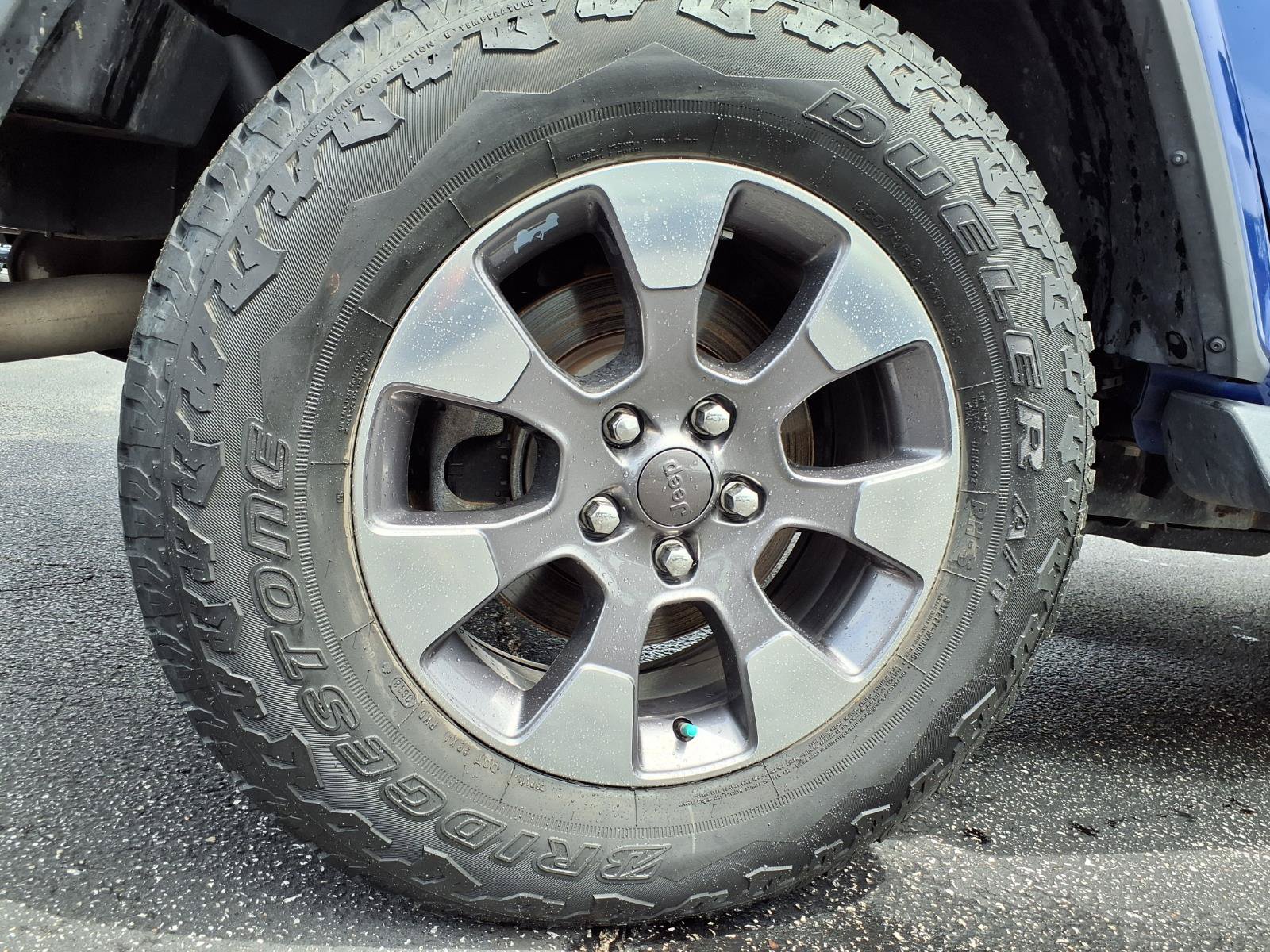 Used 2018 Jeep Wrangler Unlimited Sahara AWD/4WD image 38